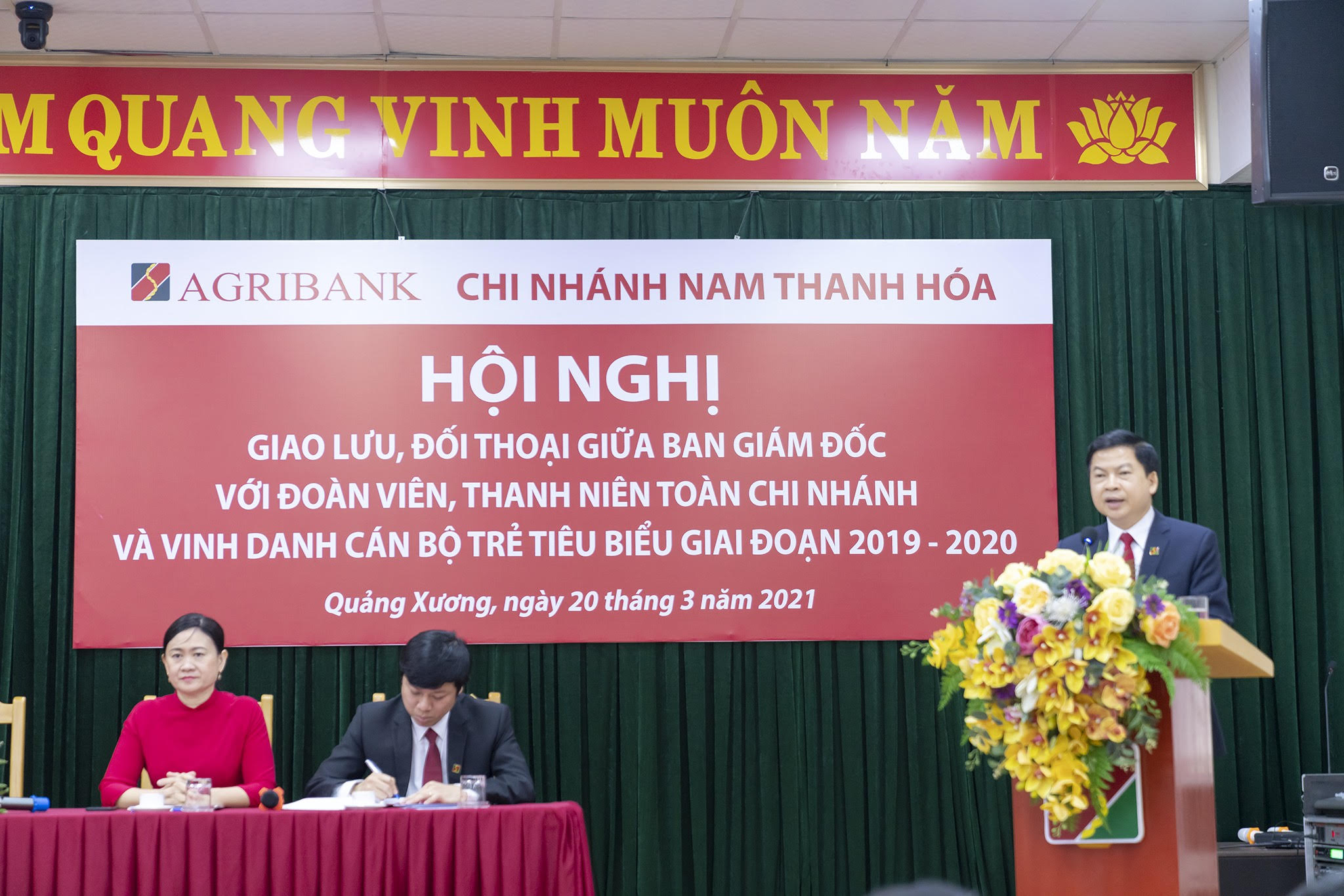 Đồng chí Trần Văn Thành - Bí thư Đảng ủy, Giám đốc Agribank Nam Thanh Hóa phát biểu tại Hội nghị