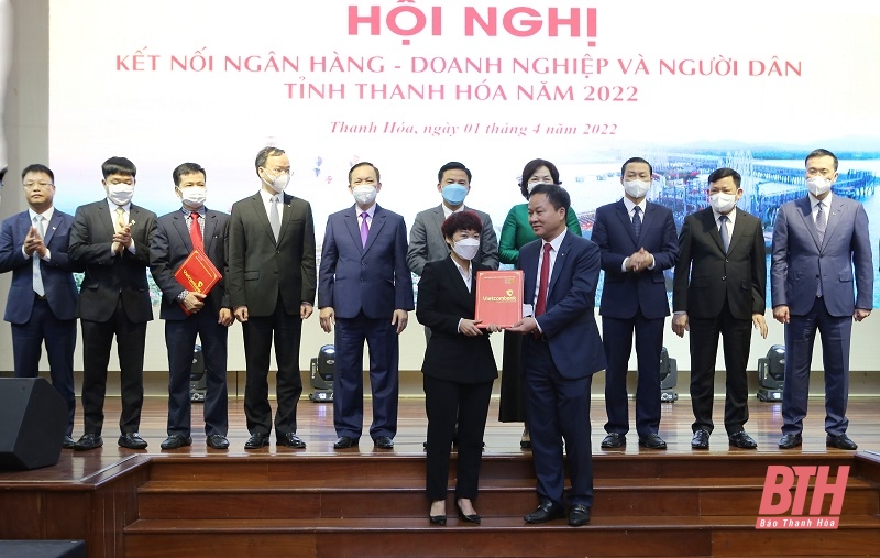 Ngân hàng TMCP Ngoại thương Việt Nam tài trợ vốn tín dụng cho Sun Group.