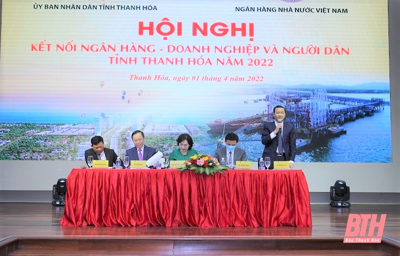 Các đồng chí lãnh đạo Ngân hàng Nhà nước Việt Nam, lãnh đạo tỉnh Thanh Hóa đồng chủ trì hội nghị.