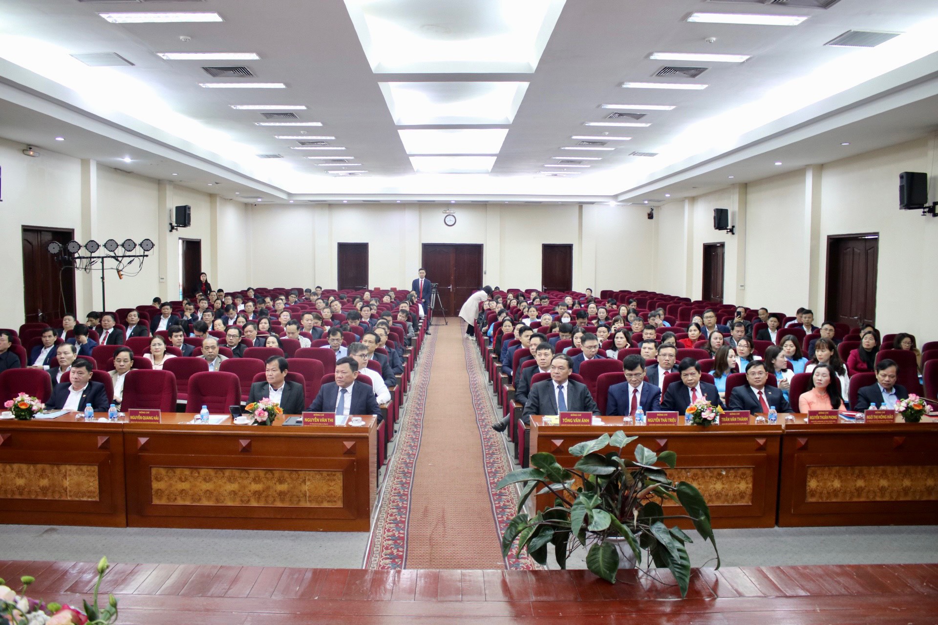 Các đại biểu dự hội nghị