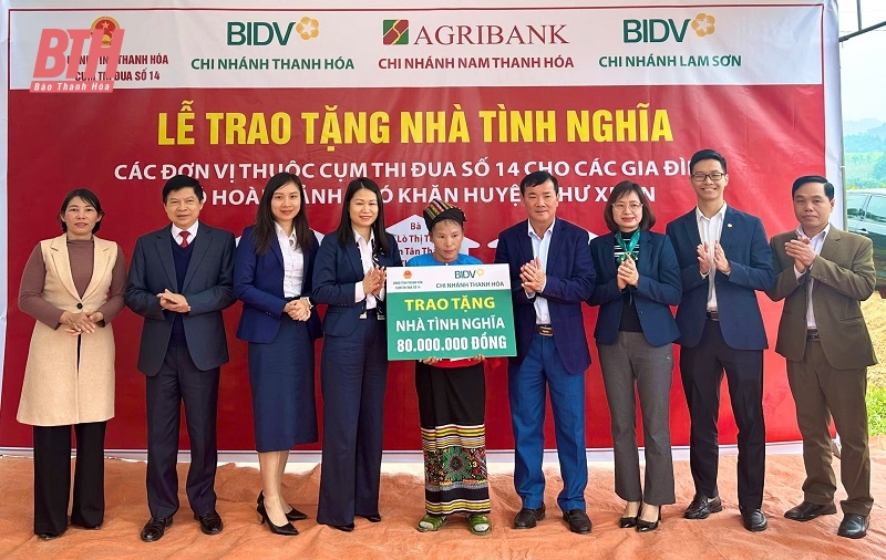 BIDV Thanh Hóa trao tài trợ 80 triệu đồng cho gia đình ông Kim Quang Trung.