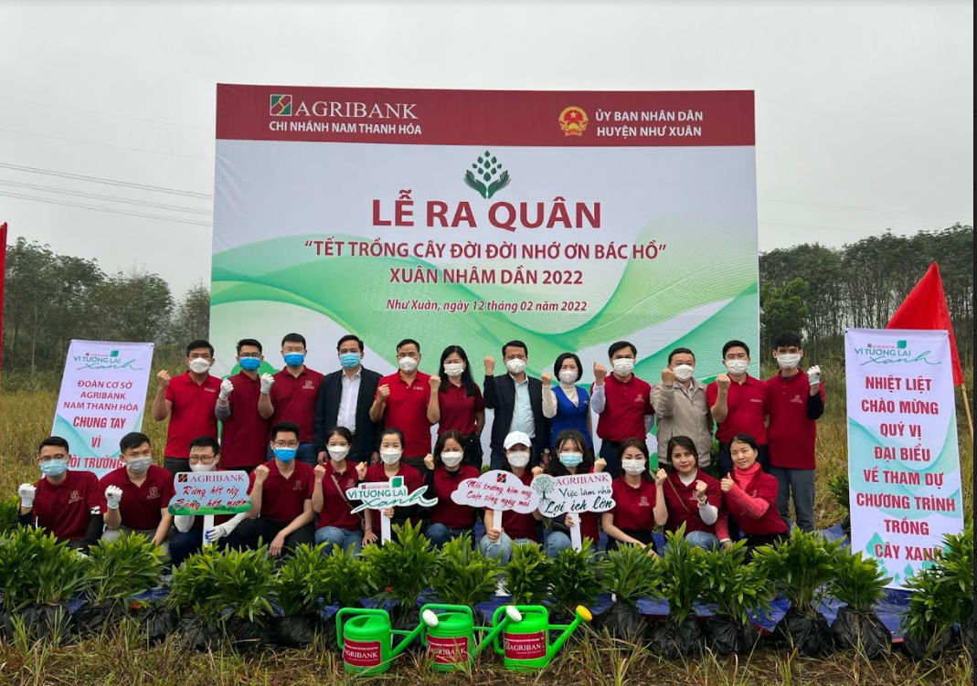 Cán bộ, đoàn viên Agribank Nam Thanh Hóa tham gia lễ ra quân “Tết trồng cây đời đời nhớ ơn Bác Hồ” Xuân Nhâm Dần 2022.