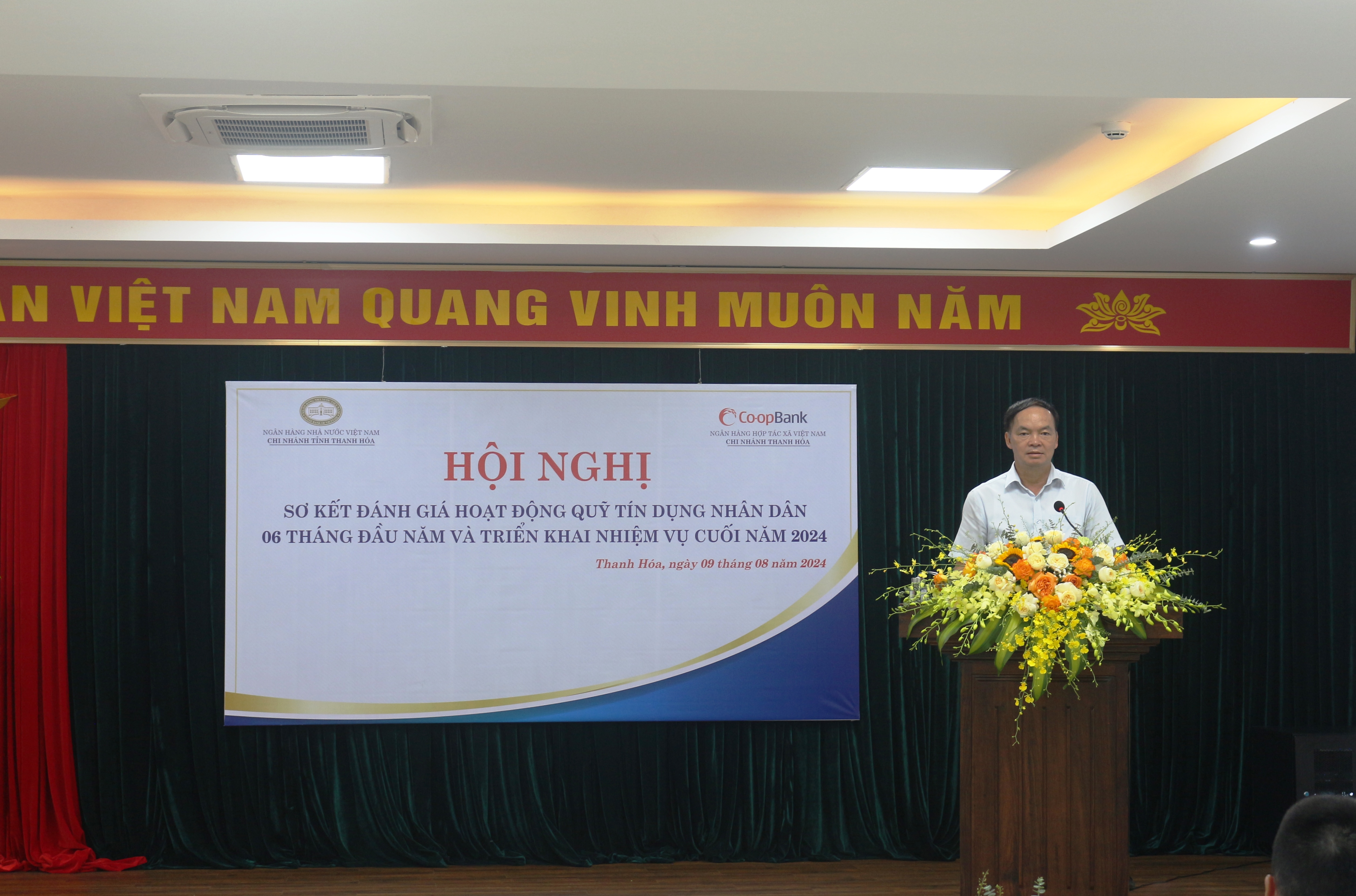 Đồng chí Tống Văn Ánh - Bí thư Đảng ủy, Giám đốc NHNN chi nhánh tỉnh Thanh Hóa phát biểu tại Hội nghị